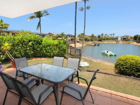 Courtney Cove 1 - Comfortable Two Bedroom Apartment on Mooloolaba Canal